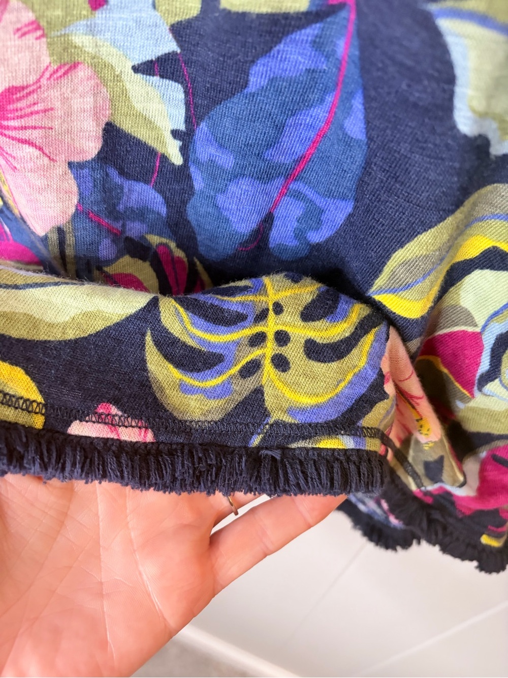 Chico's Navy Tropical Floral Ruffle Sleeve Blouse Fringe Trim Large / 2 - Picture 5 of 10